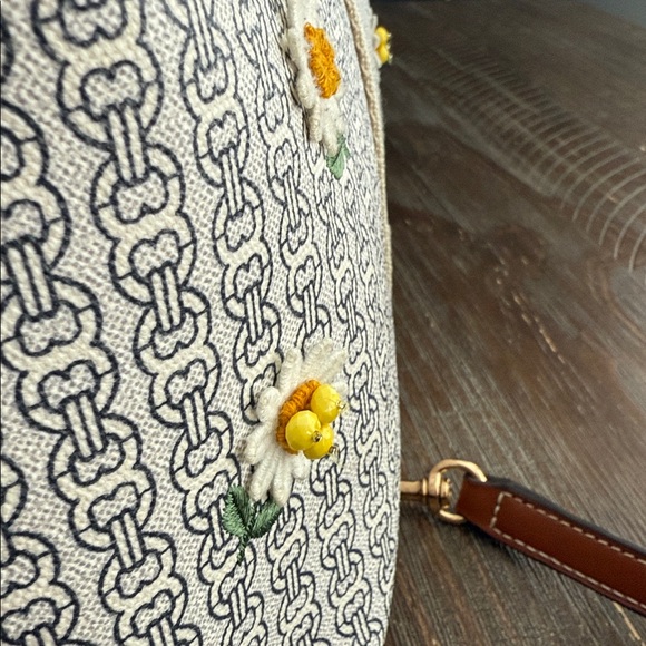 Tory Burch Gemini Link Daisy Appliqué small tote bag - Picture 6 of 14